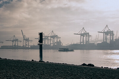 Unser modernes Untersuchungszentrum liegt mitten in Hamburg. Falls Sie nicht aus Hamburg kommen, laden wir Sie zu uns ein. Oder wir kommen an Ihren Standort.